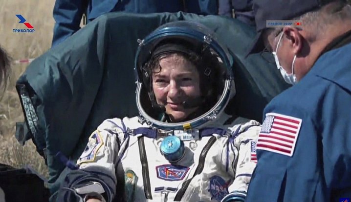Americká astronautka Jessica Meirová po návratu z Mezinárodní vesmírné stanice (ISS).