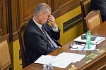 Ministr financí Andrej Babiš na mimořádné schůzi Poslanecké sněmovny svolané k jeho údajnému zneužívání médií a dalších institucí. 