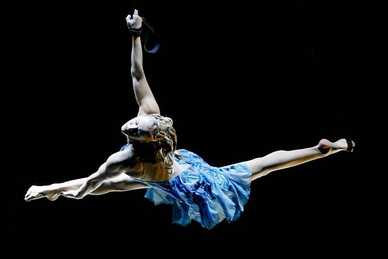 Vystoupení kanadského souboru Cirque du Soleil v pražské Sazka Areně. 