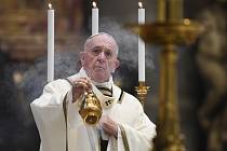 Papež František slouží ve Vatikánu mši na Hod boží velikonoční