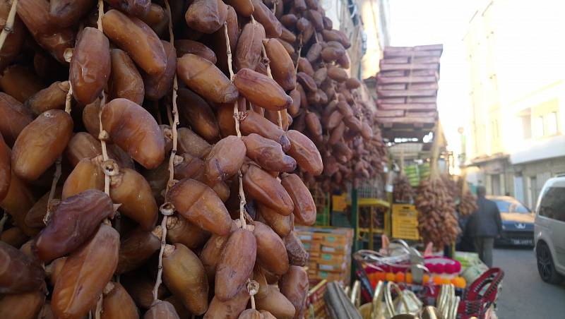 Odrůda datlí Daglet el Nour (prsty světla) je považována za nejlepší na světě. Roste v okolí města Tozeur.