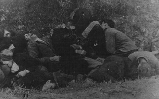 Těla obětí kragujevského masakru, 21. října 1941