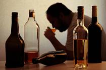 Čechů, kteří mají problémy s alkoholem, přibývá.