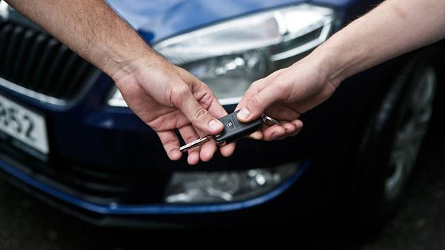 První český autosharing, sdílení aut více lidmi, byl představen v Praze.