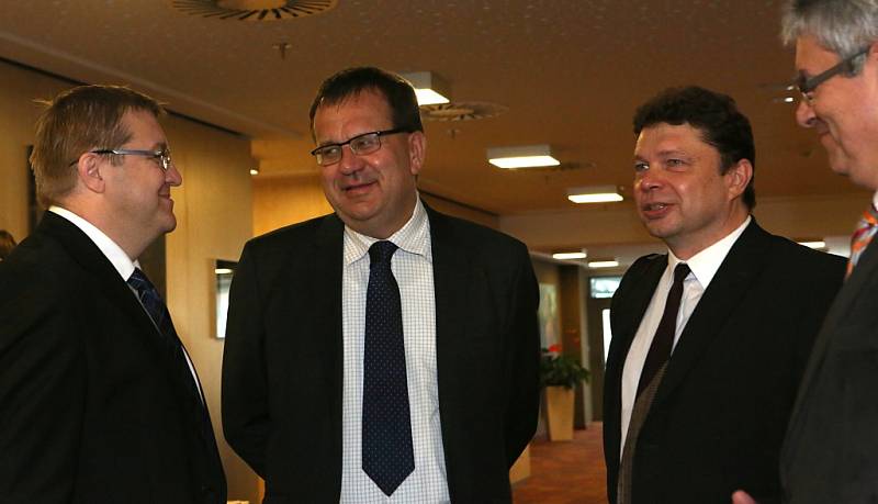 Jan Mládek, ministr průmyslu a obchodu navštívil České Budějovice, v 10 hodin se setkal v hotelu Clarion s českobudějo­vickými podnikateli.