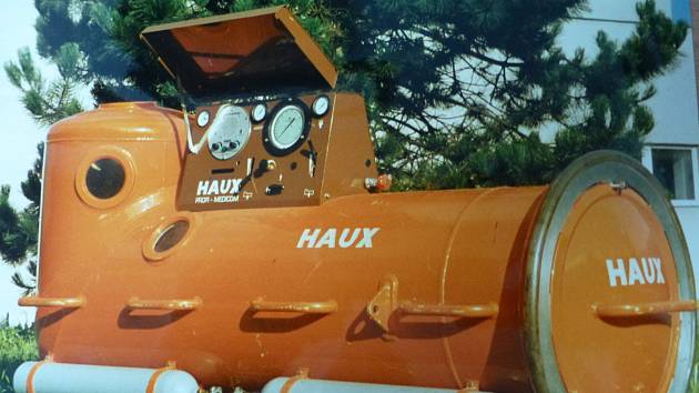 Dekompresní komora HAUX sloužící báňským záchranářům - potápěčům při náročných ponorech.