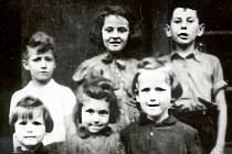 Jedna ze dvou zachovaných fotek zachráněných židovských dětí.
