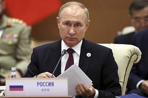 Ruský prezident Vladimir Putin na summitu Šanghajské organizace pro spolupráci (SCO) v uzbeckém Samarkandu 16. září 2022