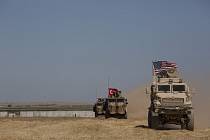 Americko-turecké hlídky v Sýrii