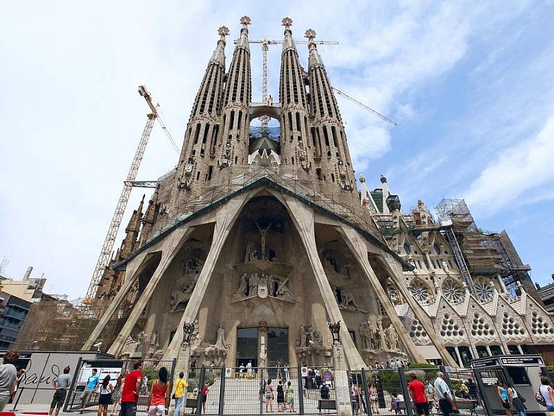 Chrám Sagrada Familia v Barceloně