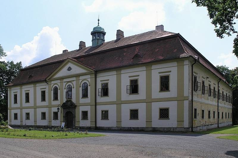 Českému šlechtickému rodu Dobřenských, z něhož pocházela Alžběta, patřilo panství Chotěboř