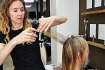 V městu Castenaso nedaleko Boloně nesmí kadeřníci podle listu Guardian pod hrozbou pokuty používat dvojité šamponování vlasů. Ilustrační foto