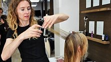 V městu Castenaso nedaleko Boloně nesmí kadeřníci podle listu Guardian pod hrozbou pokuty používat dvojité šamponování vlasů. Ilustrační foto
