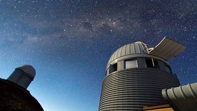 Pohled do temnot. Prvním dalekohledem specializovaným na exoplanety byl spektrograf HARPS stále pracující na observatoři La Silla v Chile. Od roku 2004 objevil přes 130 exoplanet.