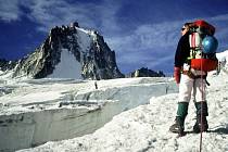 Nejvyšší vrchol Evropy Mont Blanc není jen horolezecká Mekka, ale také místo ukrývající nebývalé poklady. Ilustrační foto.