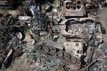 Zničená ruská armádní technika v ukrajinském městě Buča, 10. května 2022