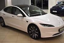 Tesla slibuje, že objednané exempláře nové verze Modelu 3 dorazjí ze Šanghaje během 2 až 6 týdnů