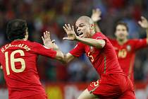 Pepe a Ricardo Carvalho se radují z gólu, který neplatil. Pepe ho dal totiž z ofsajdu.