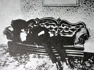 Mrtvé tělo Lizziina otce Andrewa Brodena, nalezené 4. srpna 1892