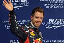 Sebastian Vettel se raduje z vítězství v kvalifikaci VC Bahrajnu.