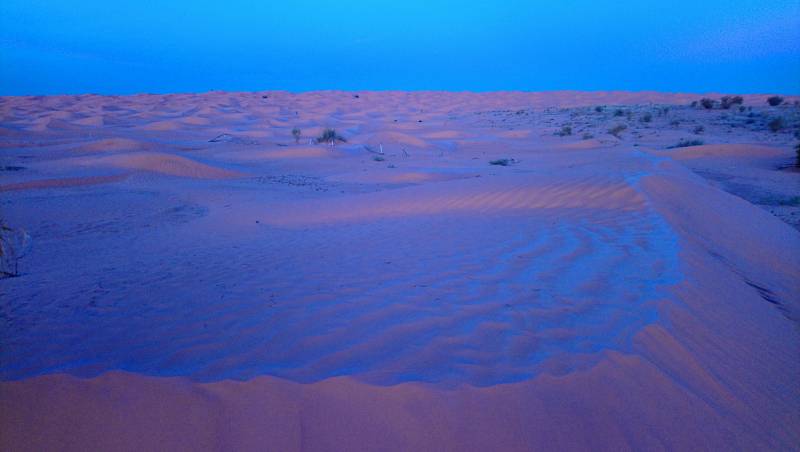 Písečné duny u kempu Zmela před východem slunce.