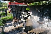 V Martiněvsi hořel ve vlakové stanici nepořádek. Místní hasiči požár zlikvidovali během minuty