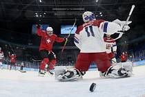 Hokejisté Švýcarska se radují z postupu přes Čechy do olympijského čtvrtfinále.