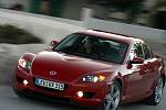 Mazda RX-8 (2004). Motor: 1.3i (170 kW), najeto: 106 000 km. Cena: 79 900 Kč.