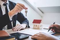 Zájem hypotéky a investice do bydlení je vysoký. Po covidové krizi opět narůstá i podíl krátkodobých pronájmů, například airbnb.