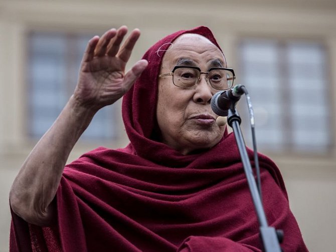 Dalajlama při návštěvě v Praze.