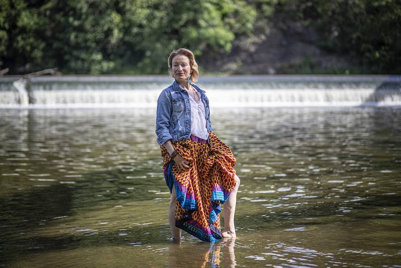 Helena Dvořáková: Když jsem se o něco příliš snažila, zjistila jsem, že zbytečně vydávám svoje síly a energii. Je dobré zas tolik se nesnažit, ale naopak zůstat stabilní. Ta stabilita dává jistotu i mým blízkým.