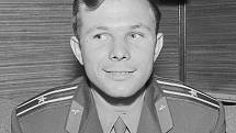 Jurij Gagarin na tiskové konferenci ve Finsku v roce 1961 po absolvování úspěšného letu