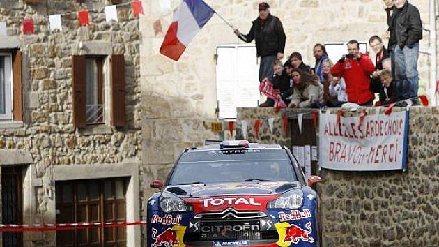 Sebastien Loeb ve svém citroënu.