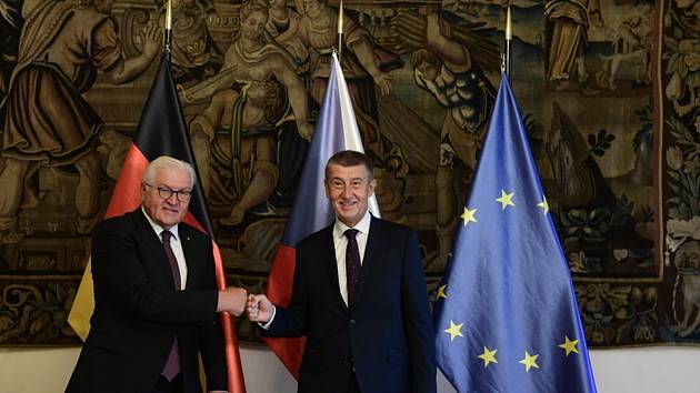Premiér Andrej Babiš (vpravo) se 27. srpna 2021 v Hrzánském paláci v Praze setkal s německým prezidentem Frankem-Walterem Steinmeierem, který do České republiky přijel na třídenní návštěvu