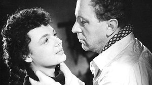 Ve svém prvním filmu Kam čert nemůže (1959) si Jana Hlaváčová zahrála s Miroslavem Horníčkem