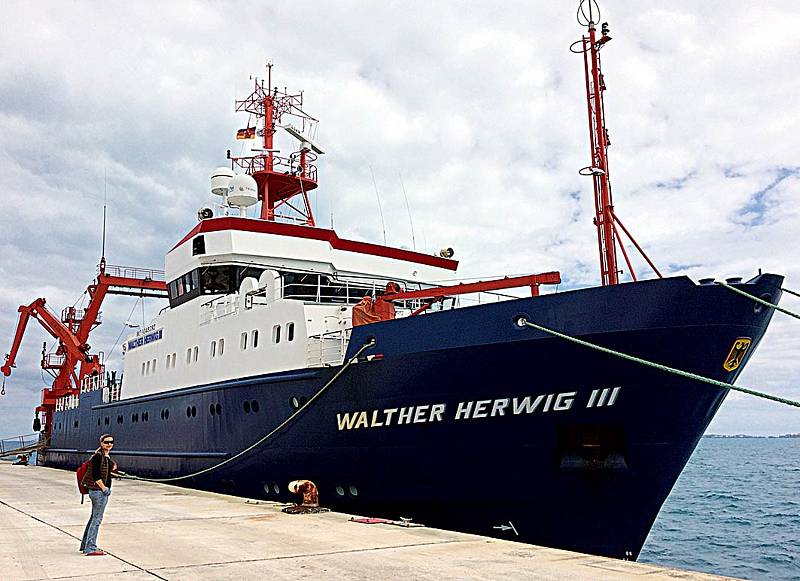 Německá výzkumná loď Walther Herwig III, která pravidelně vzorkuje v Sargasovém moři