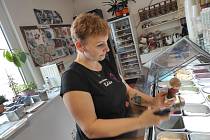 Ivana Jablonovská z Mimoně na Liberecku vyrábí zmrzliny nejroztodivnějších chutí