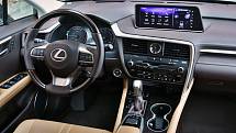 Lexus RX 450hL.