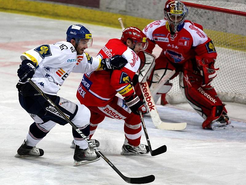 Gólman Budějovic Jakub Kovář ve čtvrtfinále play off proti Vítkovicím.