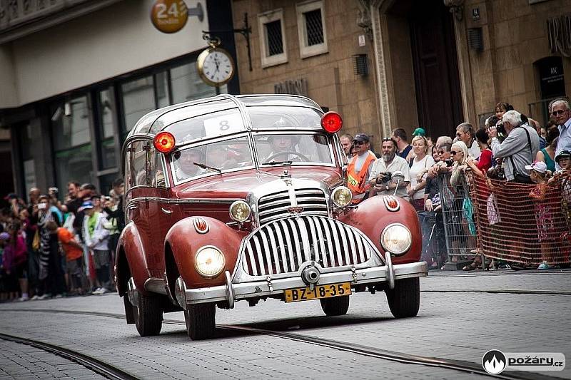 Horch 853 Sport Cabriolet brněnských hasičů.