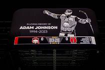 Hokejista Adam Johnson tragicky zemřel po zásahu bruslí