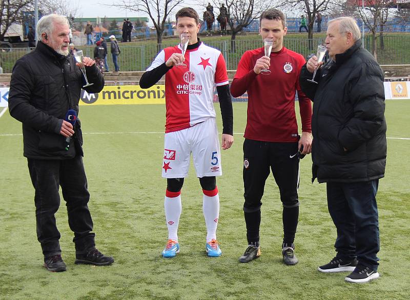 Tradiční silvestrovské souboje bývalých hráčů Slavie a Sparty.Podrobnější popisky odpoledne