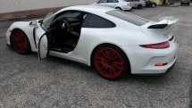 Porsche 911 GT3 je v nabídce nepotřebného majetku Ústavu pro zastupování státu ve věcech majetkových