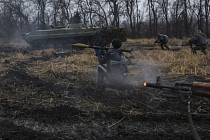 Při útoku proruských separatistů na východě Ukrajiny přišli o život od pátečního do dnešního rána dva ukrajinští vojáci. 