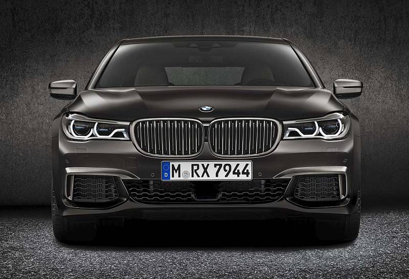 BMW M760Li xDrive.