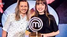 Loňská vítězka show MasterChef Kristína Nemčková (na snímku s Přemkem Forejtem) strávila rok v michellinských restauracích.