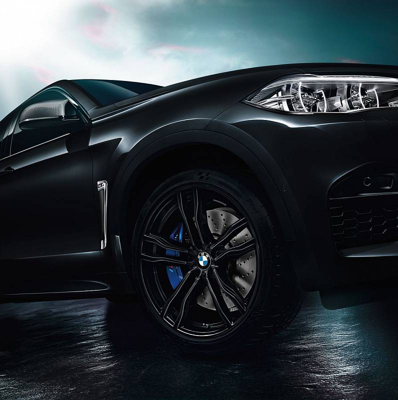 BMW X6 M v edici Black Fire.