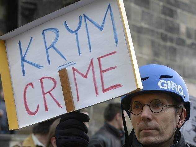 Mírový pochod na protest proti ruské intervenci na ukrajinském Krymu se konal 15. března v Praze.