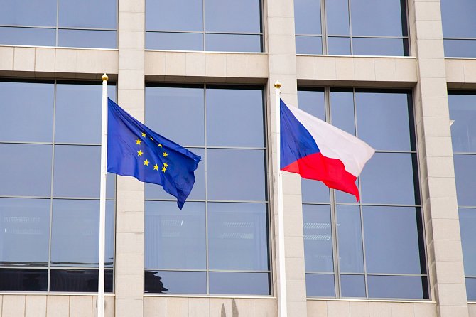 Vlajky Evropské unie a České republiky