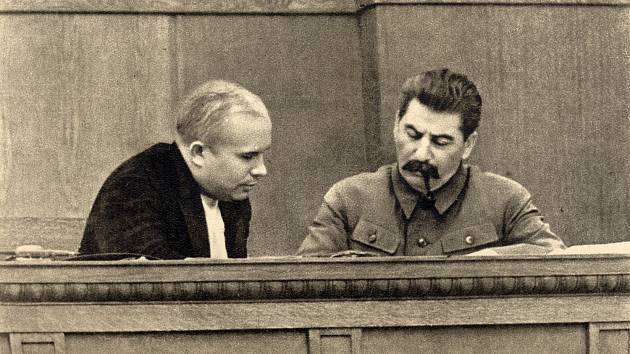 Josef Visarionovič Stalin a Nikita Sergejevič Chruščov, rok 1936